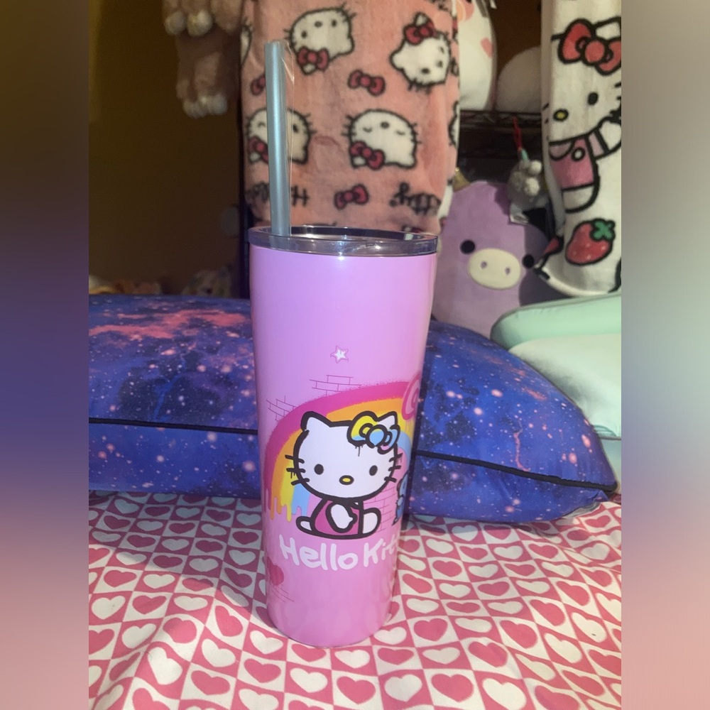 Hello kitty pink tumbler with straw
